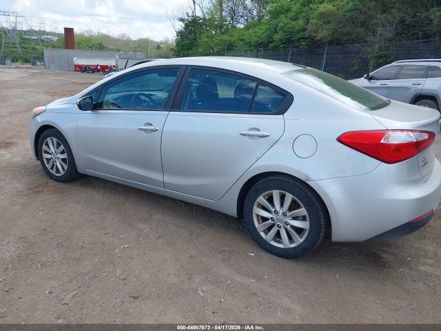 KNAFX4A6XF5415318 KIA FORTE LX