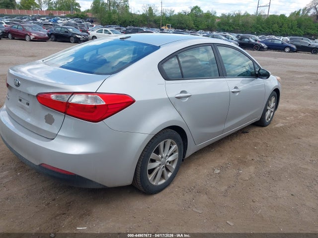 KNAFX4A6XF5415318 KIA FORTE LX