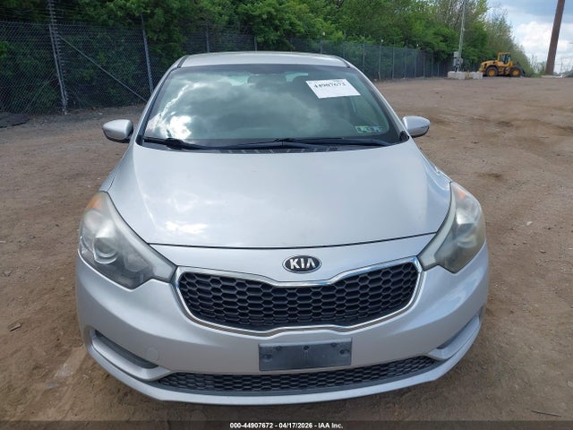KNAFX4A6XF5415318 KIA FORTE LX