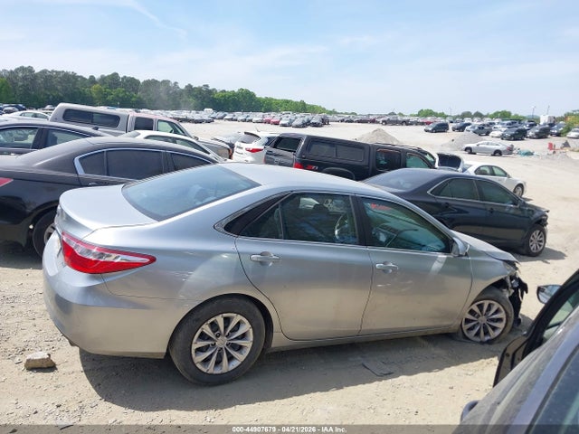 Продажа на аукционе авто 2015 Toyota Camry Le, vin: 4T4BF1FK7FR481731, номер лота: 44907679