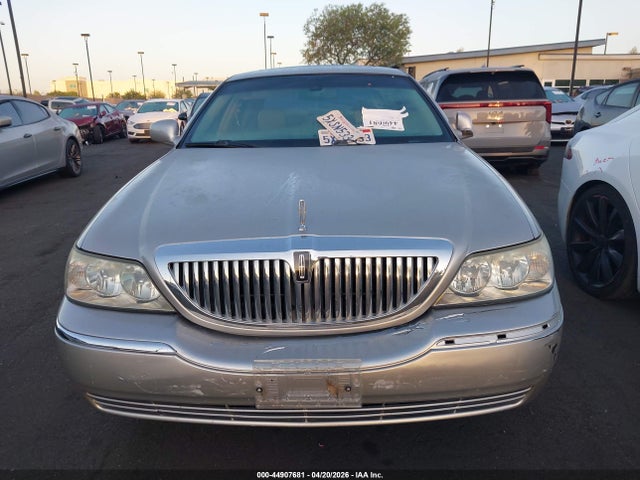Продаж на аукціоні авто 2007 Lincoln Town Car Signature Limited, vin: 1LNHM82W17Y620998, номер лоту: 44907681