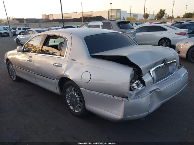 Продаж на аукціоні авто 2007 Lincoln Town Car Signature Limited, vin: 1LNHM82W17Y620998, номер лоту: 44907681