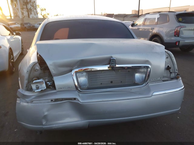 Продаж на аукціоні авто 2007 Lincoln Town Car Signature Limited, vin: 1LNHM82W17Y620998, номер лоту: 44907681