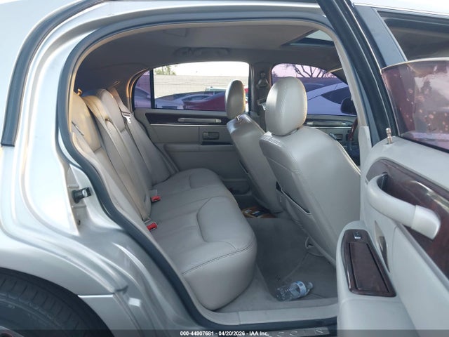 Продаж на аукціоні авто 2007 Lincoln Town Car Signature Limited, vin: 1LNHM82W17Y620998, номер лоту: 44907681