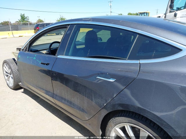 Продаж на аукціоні авто 2018 Tesla Model 3 Long Range/performance, vin: 5YJ3E1EB1JF069104, номер лоту: 44907695