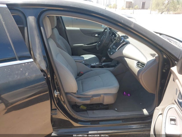 1G1ZE5STXHF113114 Chevrolet MALIBU 1LT