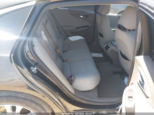 1G1ZE5STXHF113114 Chevrolet MALIBU 1LT