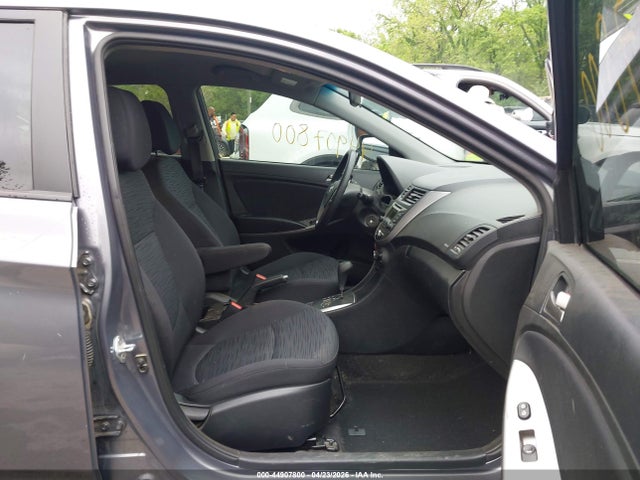 44907800 :رقم المزاد ، KMHCT5AE8HU329122 vin ، 2017 Hyundai Accent Se مزاد بيع