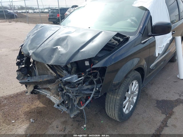 2013 Chrysler Town & Country Touring მანქანა იყიდება აუქციონზე, vin: 2C4RC1BG1DR721938, აუქციონის ნომერი: 44907857