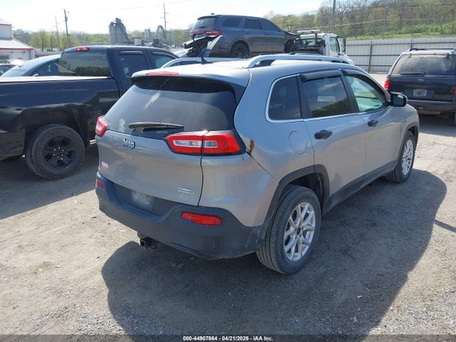 1C4PJLCB5FW642570 Jeep Cherokee Latitude