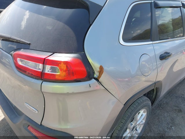 1C4PJLCB5FW642570 Jeep Cherokee Latitude