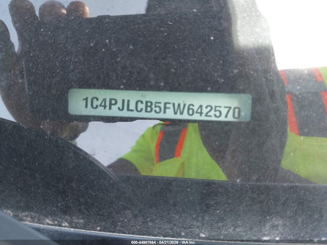 1C4PJLCB5FW642570 Jeep Cherokee Latitude