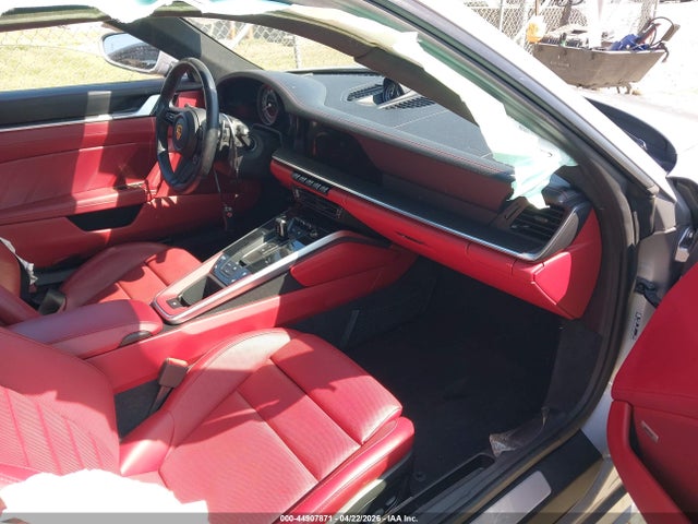 44907871 :رقم المزاد ، WP0AD2A95MS258672 vin ، 2021 Porsche 911 Turbo/turbo S مزاد بيع