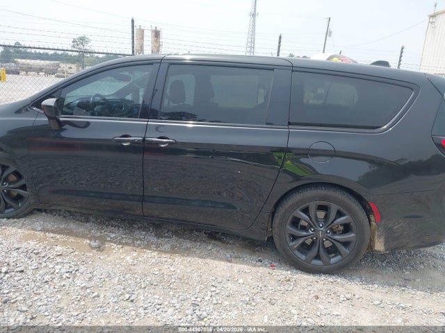 Chrysler Pacifica Touring Plus 2018 2C4RC1FG8JR315807 Image 14