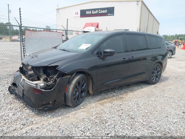 Chrysler Pacifica Touring Plus 2018 2C4RC1FG8JR315807 Image 2