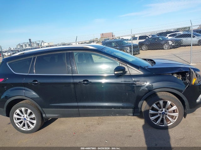 44907965 :رقم المزاد ، 1FMCU9J95HUD71335 vin ، 2017 Ford Escape Titanium مزاد بيع