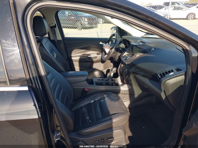44907965 :رقم المزاد ، 1FMCU9J95HUD71335 vin ، 2017 Ford Escape Titanium مزاد بيع