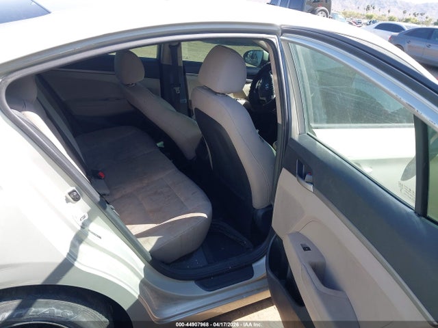 Hyundai ELANTRA SE 2017 5NPD74LF1HH081710 Image 8
