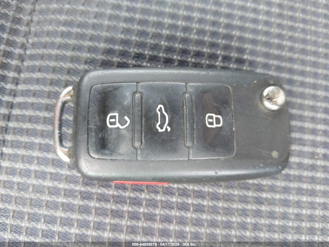 2014 Volkswagen Golf 2.5l მანქანა იყიდება აუქციონზე, vin: WVWDB7AJ2EW008987, აუქციონის ნომერი: 44908079