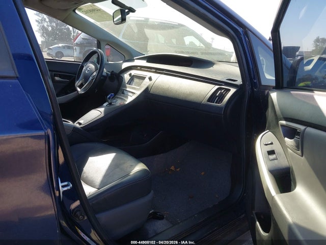 Toyota Prius Four 2014 JTDKN3DUXE0384532 Image 5