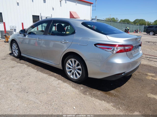 Toyota CAMRY LE 2020 4T1C11AK7LU332221 Image 3