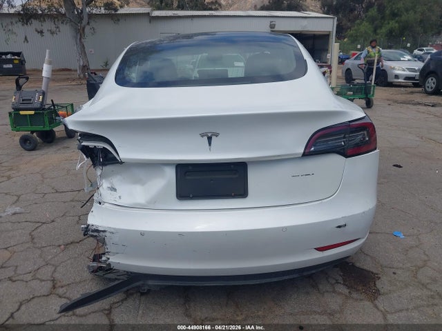 Продажа на аукционе авто 2020 Tesla Model 3 Standard Range Plus Rear-wheel Drive/standard Range Rear-wheel Drive, vin: 5YJ3E1EA1LF598790, номер лота: 44908166