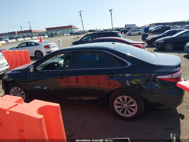 2015 Toyota Camry Le მანქანა იყიდება აუქციონზე, vin: 4T4BF1FK5FR447383, აუქციონის ნომერი: 44908210