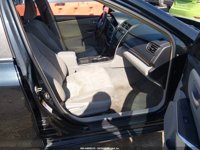 2015 Toyota Camry Le მანქანა იყიდება აუქციონზე, vin: 4T4BF1FK5FR447383, აუქციონის ნომერი: 44908210