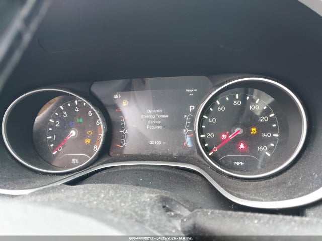 44908212 :رقم المزاد ، 3C4NJDBB1JT104896 vin ، 2018 Jeep Compass Latitude 4x4 مزاد بيع