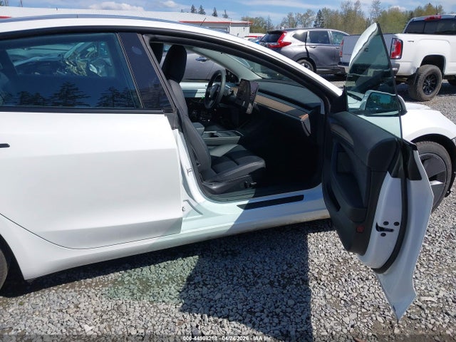 44908218 :رقم المزاد ، 5YJ3E1EA8MF062159 vin ، 2021 Tesla Model 3 Standard Range Plus Rear-wheel Drive مزاد بيع