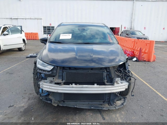 Chrysler Pacifica Hybrid Limited 2022 2C4RC1S71NR200848 Image 13