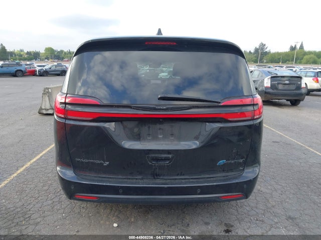 Chrysler Pacifica Hybrid Limited 2022 2C4RC1S71NR200848 Image 17