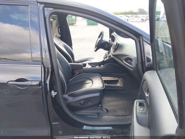 Chrysler Pacifica Hybrid Limited 2022 2C4RC1S71NR200848 Image 5
