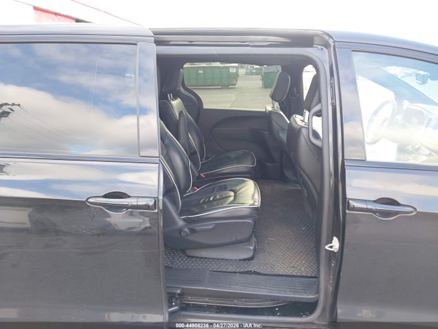Chrysler Pacifica Hybrid Limited 2022 2C4RC1S71NR200848 Image 8