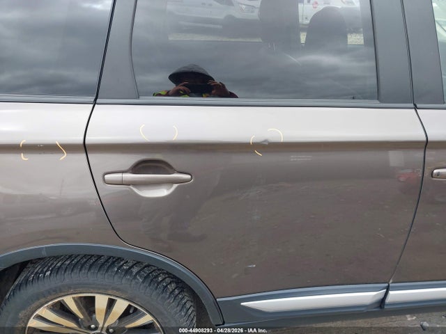 2019 Mitsubishi Outlander Se მანქანა იყიდება აუქციონზე, vin: JA4AZ3A33KZ054700, აუქციონის ნომერი: 44908293