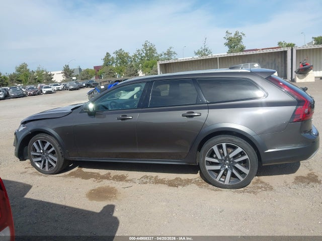 YV4A22NL0M1133822 Volvo V90 Cross Country T6