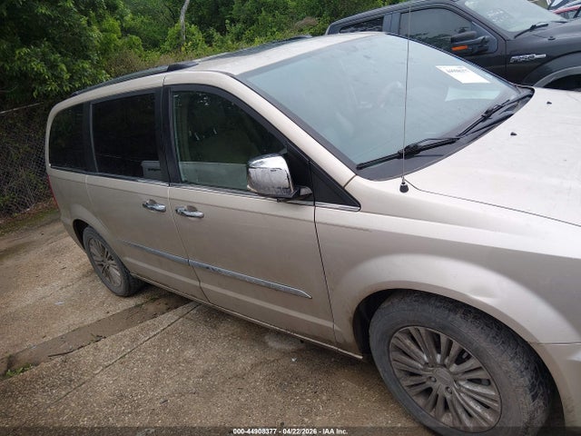 2C4RC1GG6ER466942 Chrysler Town &amp; Country Limited