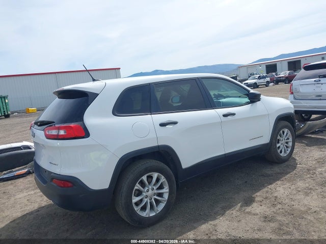 1C4PJMAB3GW343444 Jeep Cherokee Sport