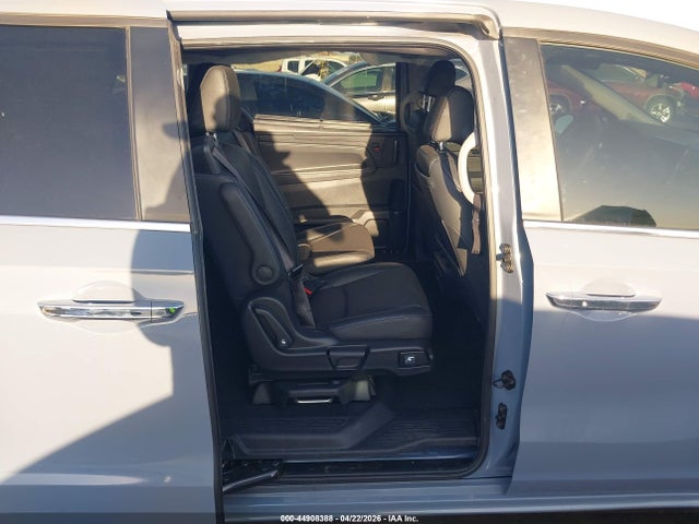 5FNRL6H81RB070696 Honda Odyssey Touring