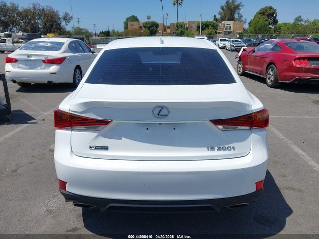 Lexus IS 200T 2017 JTHBA1D24H5052638 Image 16