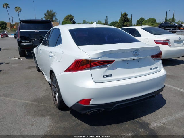 Lexus IS 200T 2017 JTHBA1D24H5052638 Image 3