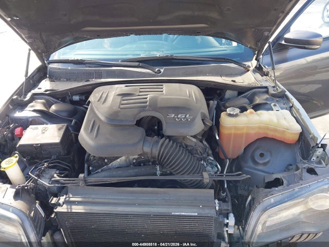 44908518 :رقم المزاد ، 2C3CCABG9MH528906 vin ، 2021 Chrysler 300 300s مزاد بيع