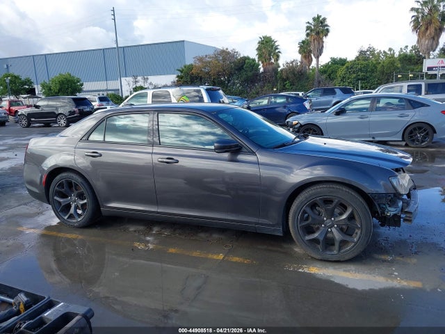 44908518 :رقم المزاد ، 2C3CCABG9MH528906 vin ، 2021 Chrysler 300 300s مزاد بيع