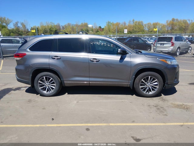 2018 Toyota Highlander Xle მანქანა იყიდება აუქციონზე, vin: 5TDJZRFH9JS486897, აუქციონის ნომერი: 44908568