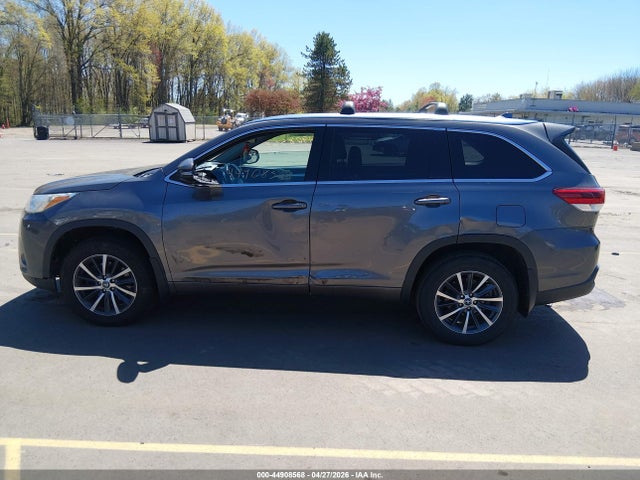 2018 Toyota Highlander Xle მანქანა იყიდება აუქციონზე, vin: 5TDJZRFH9JS486897, აუქციონის ნომერი: 44908568