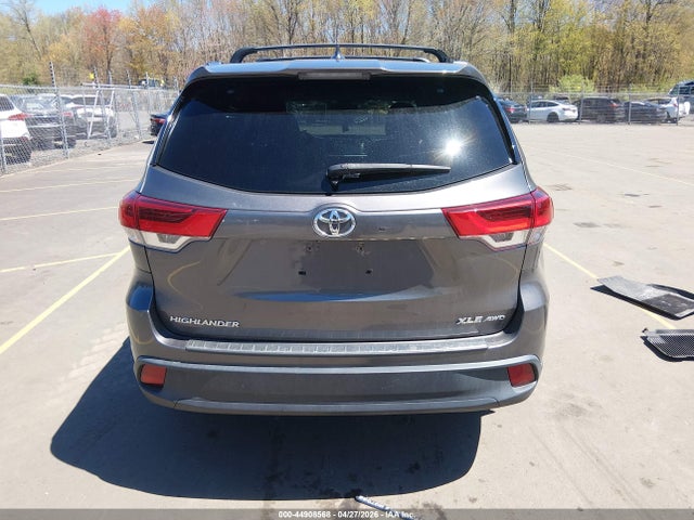 2018 Toyota Highlander Xle მანქანა იყიდება აუქციონზე, vin: 5TDJZRFH9JS486897, აუქციონის ნომერი: 44908568