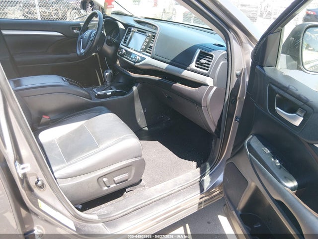 2018 Toyota Highlander Xle მანქანა იყიდება აუქციონზე, vin: 5TDJZRFH9JS486897, აუქციონის ნომერი: 44908568