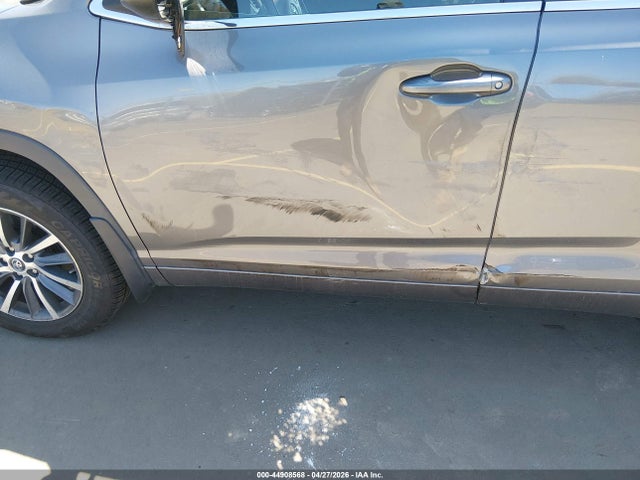 2018 Toyota Highlander Xle მანქანა იყიდება აუქციონზე, vin: 5TDJZRFH9JS486897, აუქციონის ნომერი: 44908568