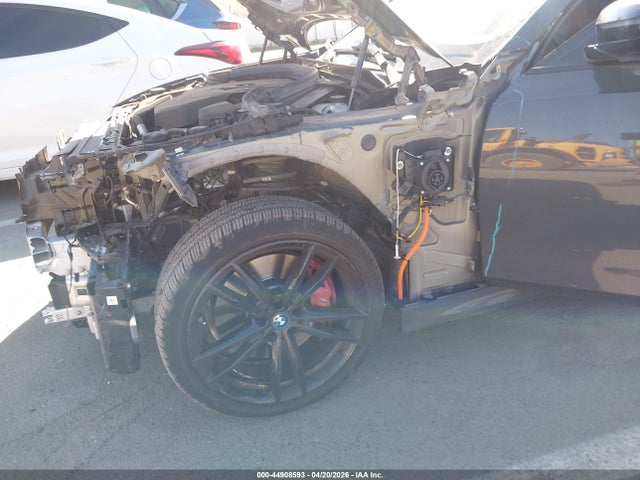 BMW 330e 2023 3MW39FF04P8D01199 Image 6