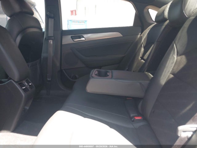 Продажа на аукционе авто 2019 Hyundai Sonata Sport, vin: 5NPE34AF3KH758430, номер лота: 44908597